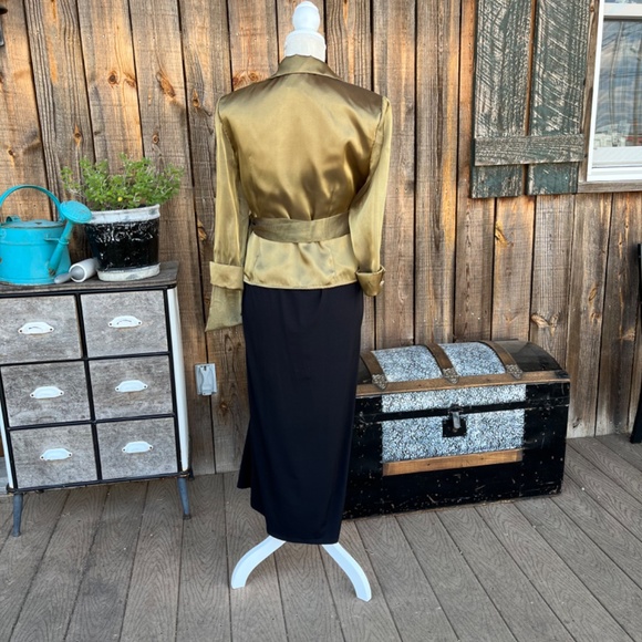 Lori Max size Medium Blouse - Picture 4 of 7